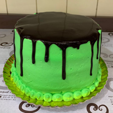 hulk drip cake